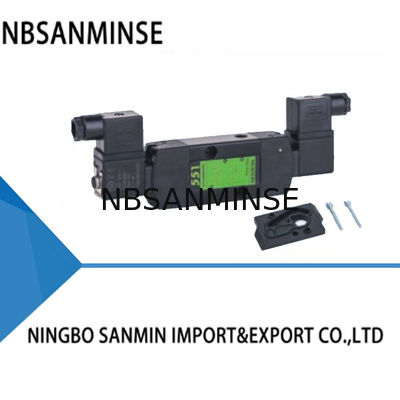 Tipo Slide Sleeve Pneumatic Solenoid Valve Place Tipo Dupla bobina 0.2 - 1.0Mpa IP65